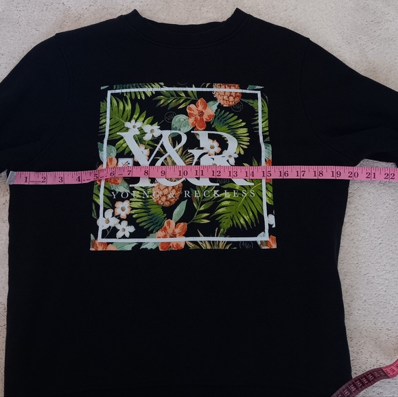 Young & Reckless ~ Tropical Floral Graphic Black Crewneck Sweatshirt Unisex M - Picture 6 of 10